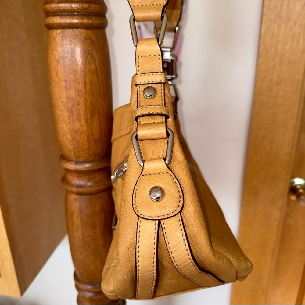 B Makowsky genuine leather lady’s bag purse dust bag is included - Picture 7 of 14